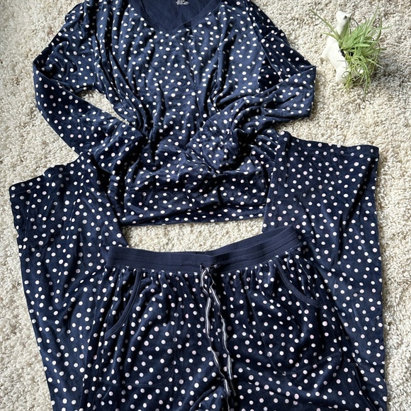 Nautica really warm and cute polka dot super soft pajama pants & top set. - Picture 5 of 6